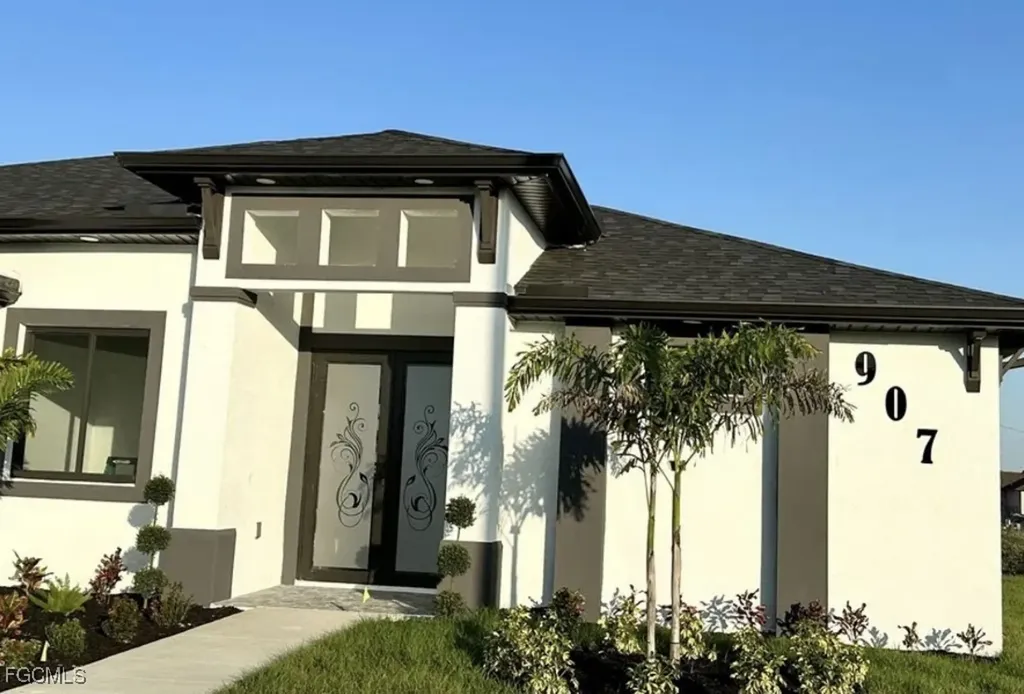 907 NE 13th Place Cape Coral FL 33909