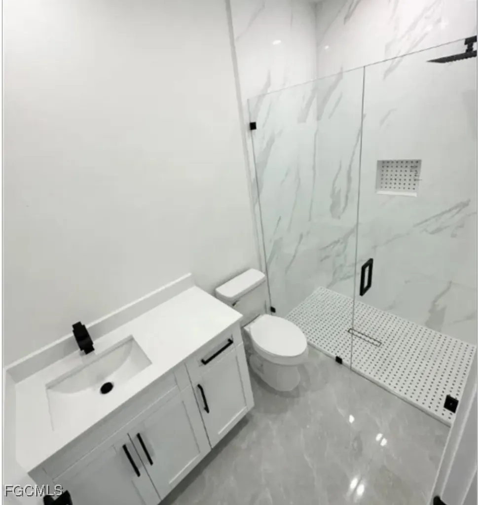 907 NE 13th Place Cape Coral FL 33909