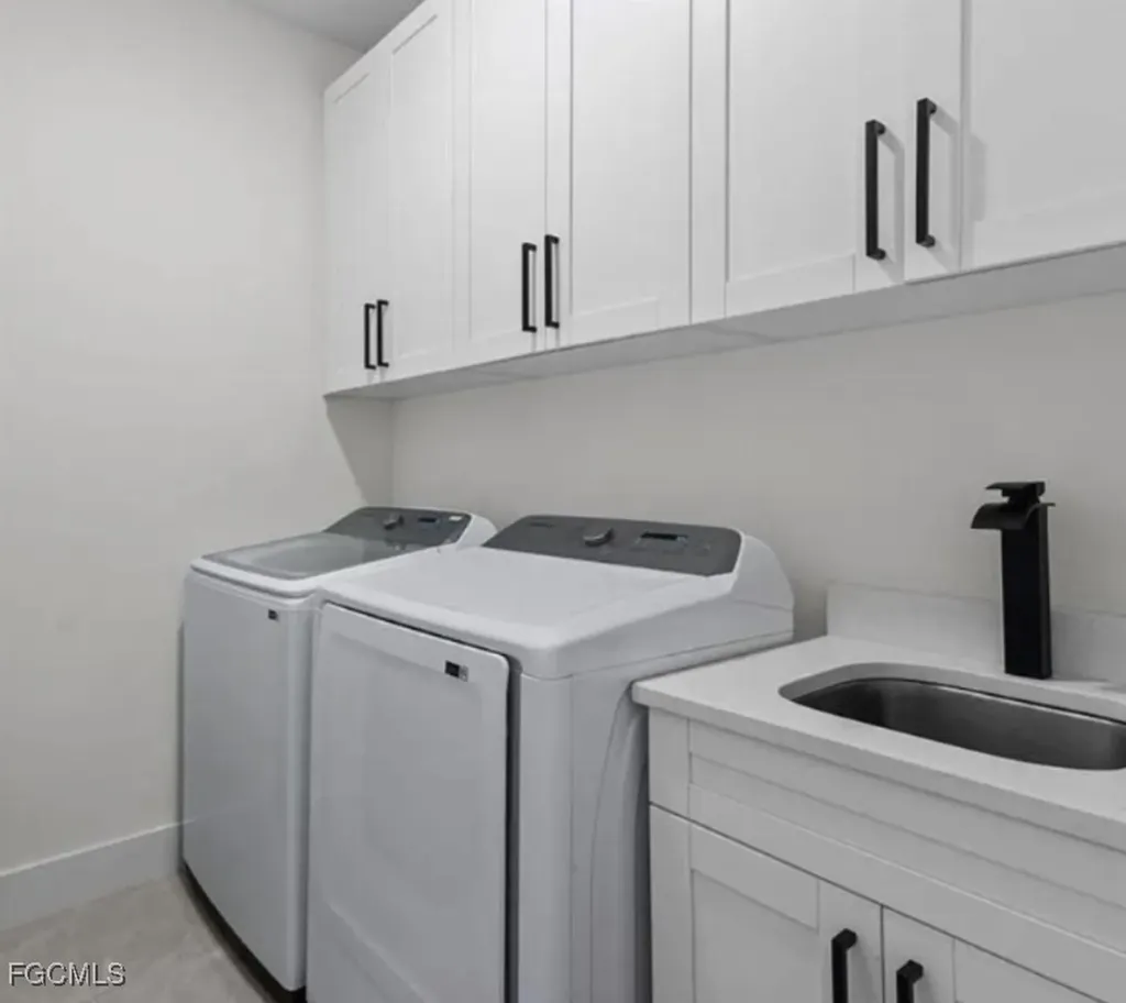 907 NE 13th Place Cape Coral FL 33909