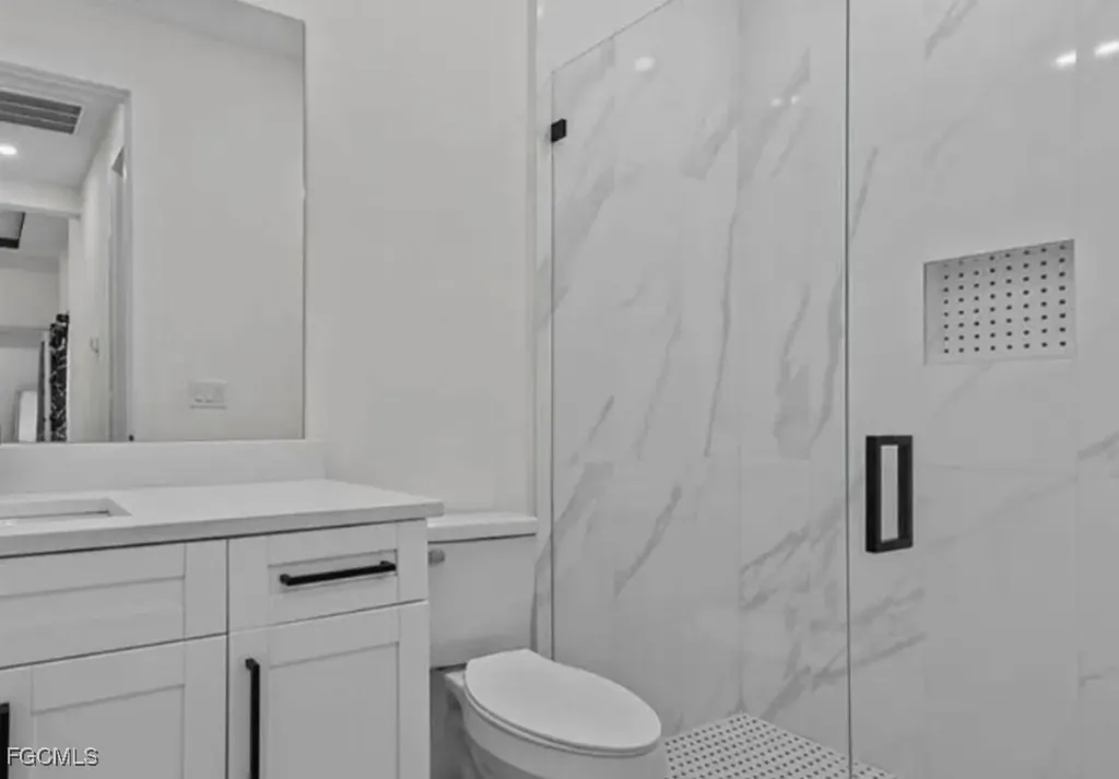 907 NE 13th Place Cape Coral FL 33909