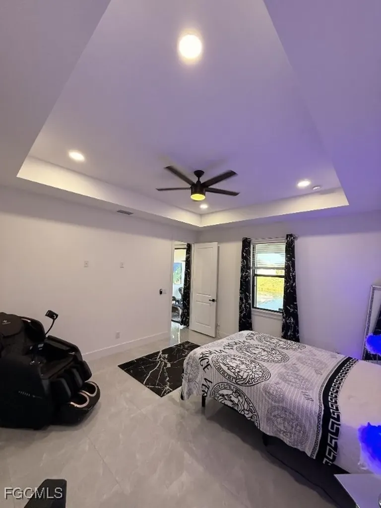 907 NE 13th Place Cape Coral FL 33909