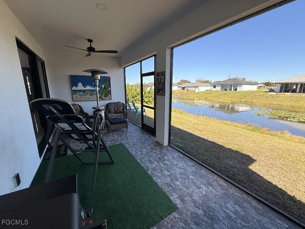 907 NE 13th Place Cape Coral FL 33909