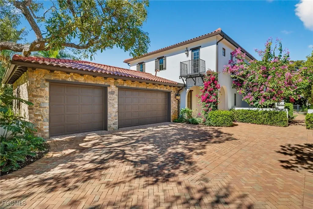 16469 Celebrita Court Naples FL 34110