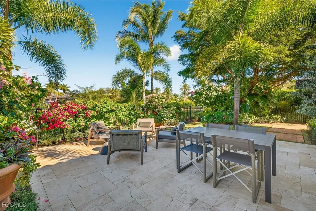 16469 Celebrita Court Naples FL 34110