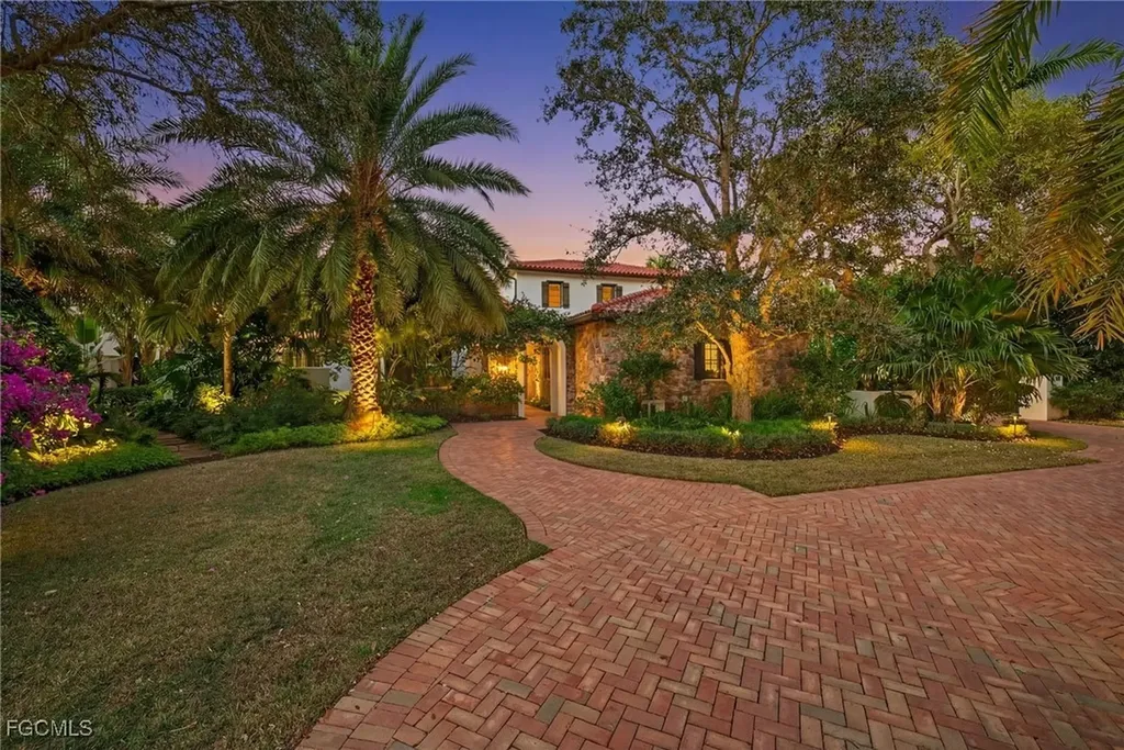 16469 Celebrita Court Naples FL 34110
