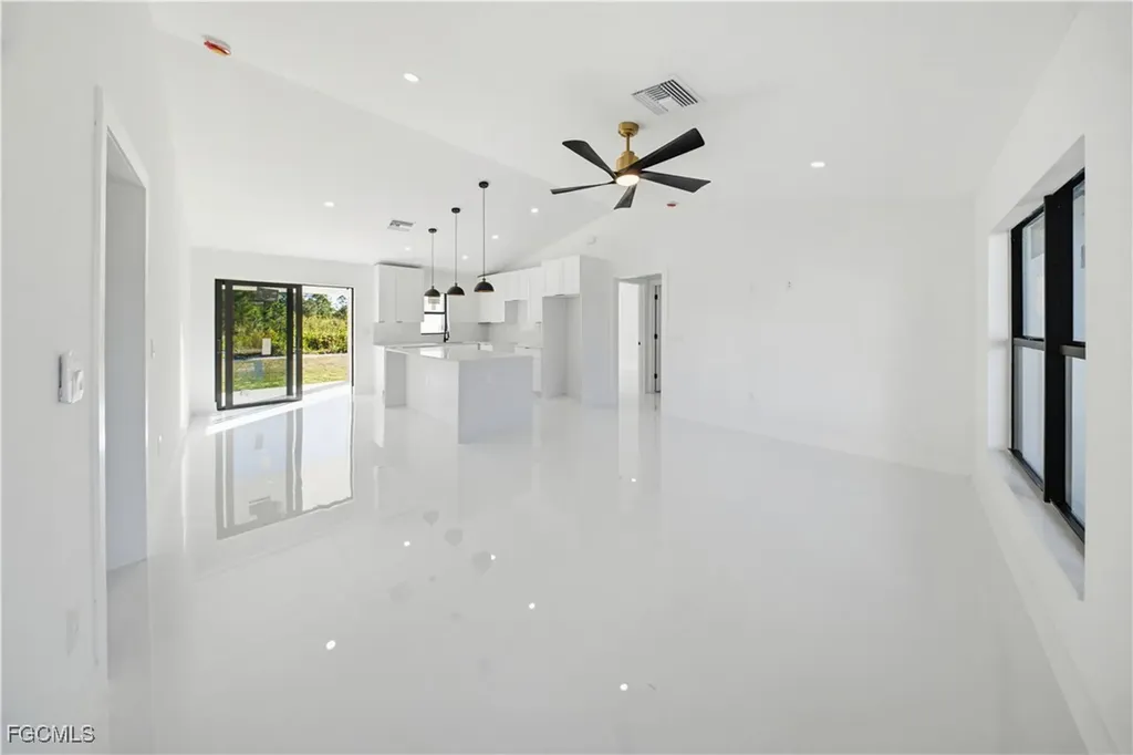 809 Anaconda Avenue S Lehigh Acres FL 33974