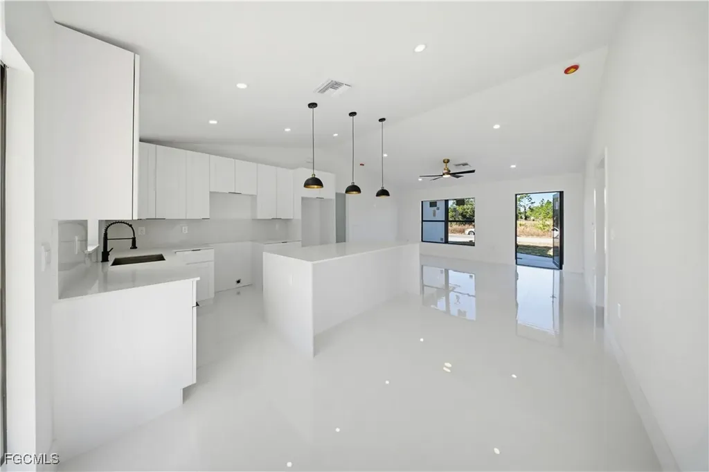 809 Anaconda Avenue S Lehigh Acres FL 33974