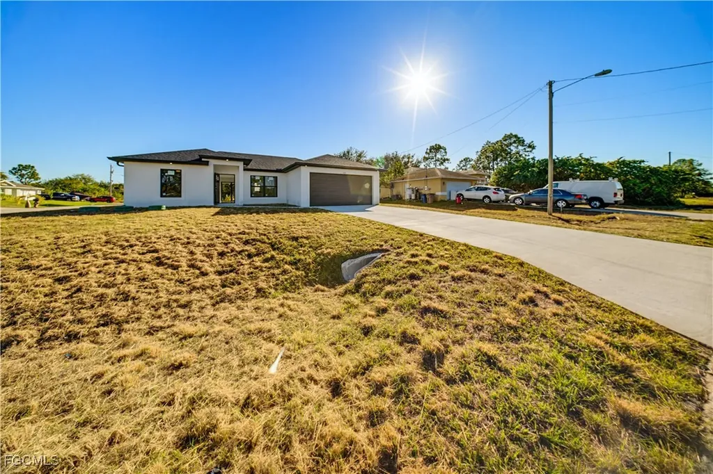 809 Anaconda Avenue S Lehigh Acres FL 33974