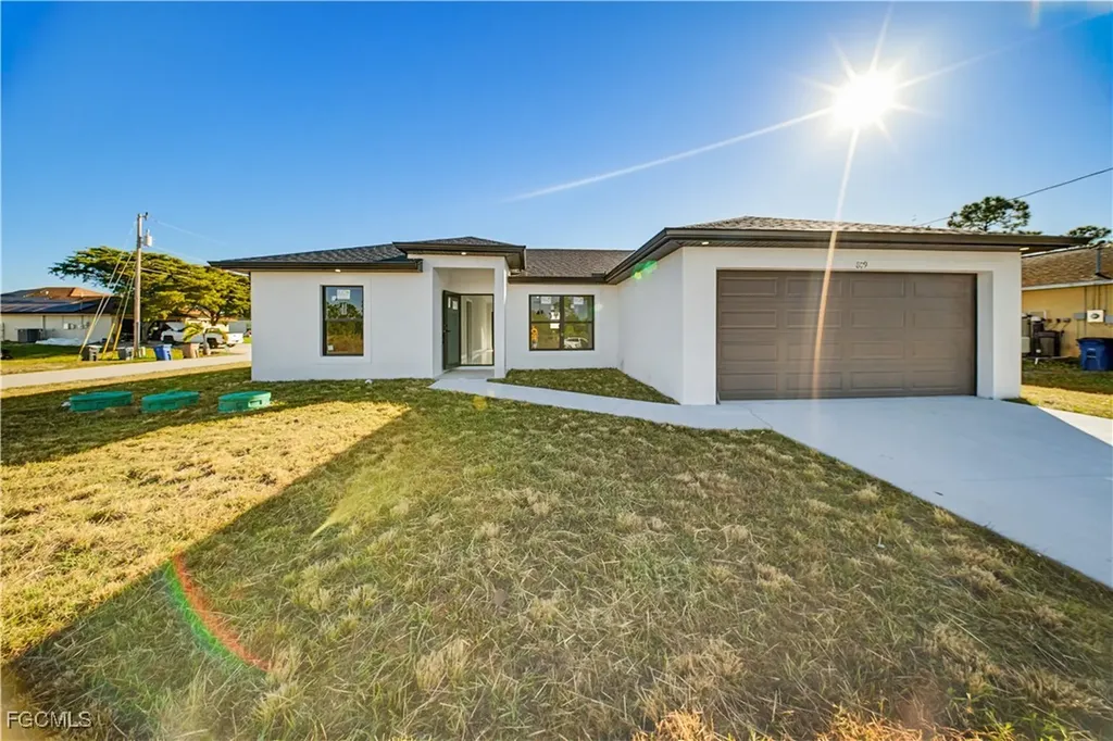 809 Anaconda Avenue S Lehigh Acres FL 33974