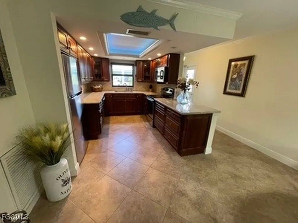 4525 Country Club Boulevard Cape Coral FL 33904