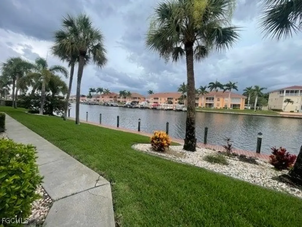 4525 Country Club Boulevard Cape Coral FL 33904