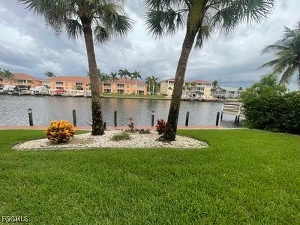 4525 Country Club Boulevard Cape Coral FL 33904