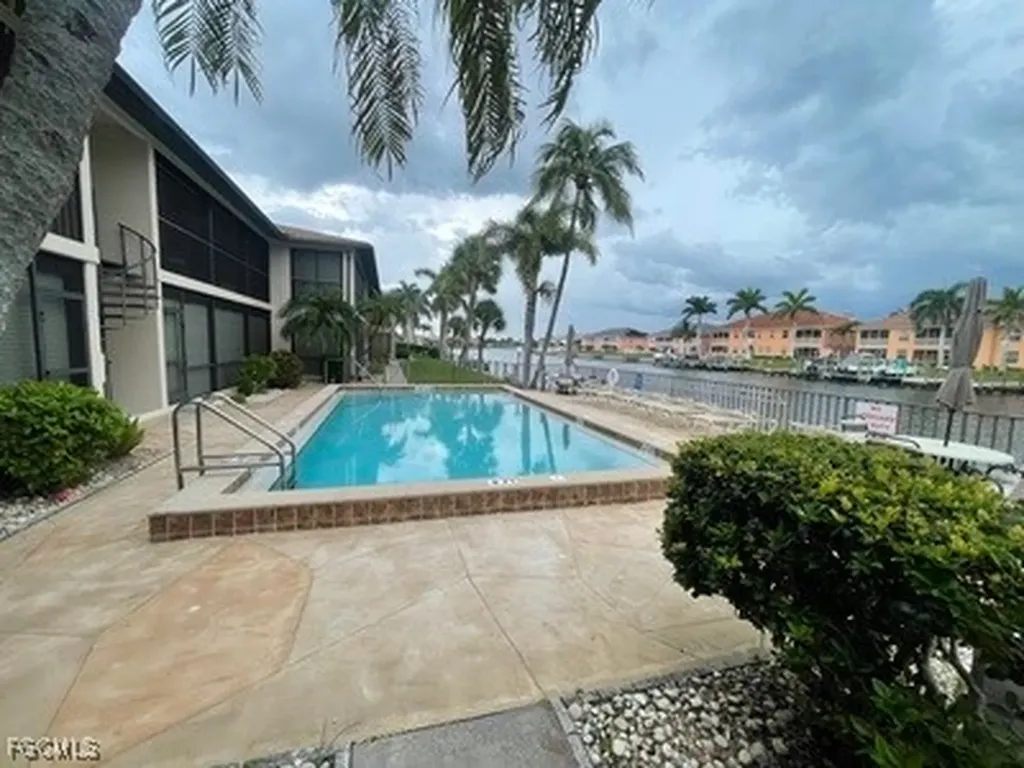 4525 Country Club Boulevard Cape Coral FL 33904