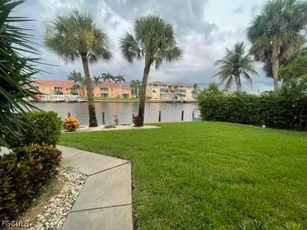 4525 Country Club Boulevard Cape Coral FL 33904