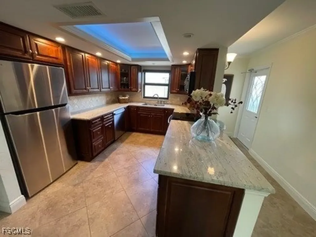 4525 Country Club Boulevard Cape Coral FL 33904