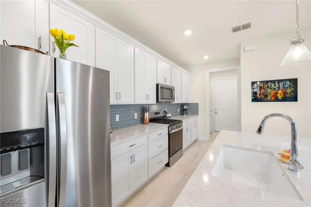 20040 Kingmont Drive Estero FL 33928