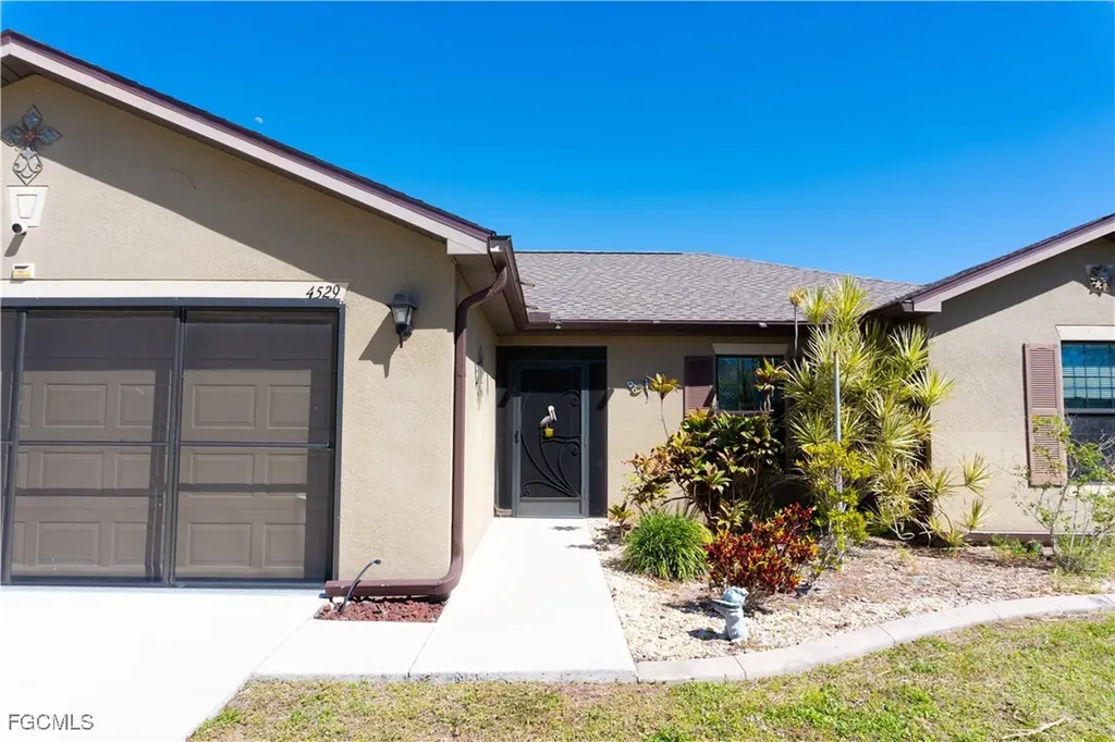 4529 SW 10th Avenue Cape Coral FL 33914