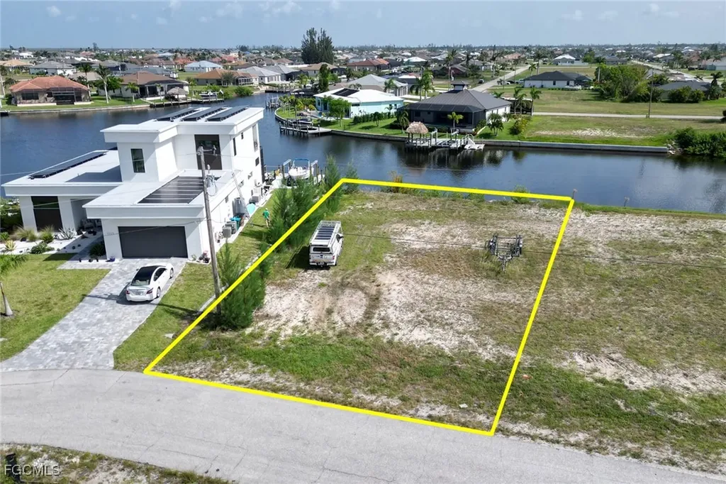 3711 NW 9th Terrace Cape Coral FL 33993
