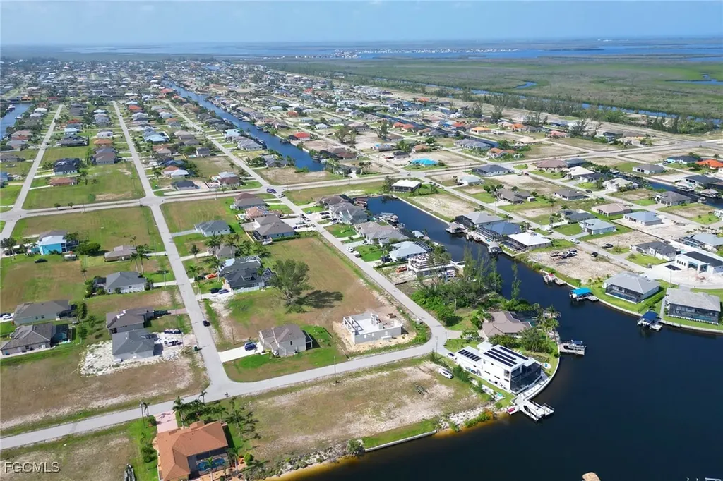 3711 NW 9th Terrace Cape Coral FL 33993