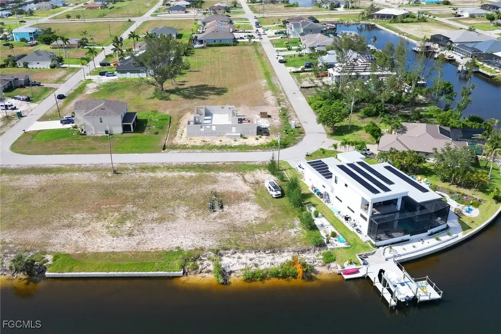 3711 NW 9th Terrace Cape Coral FL 33993