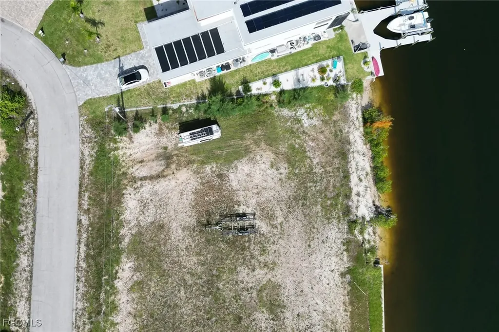 3711 NW 9th Terrace Cape Coral FL 33993