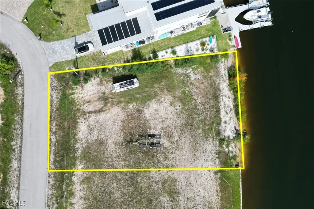 3711 NW 9th Terrace Cape Coral FL 33993