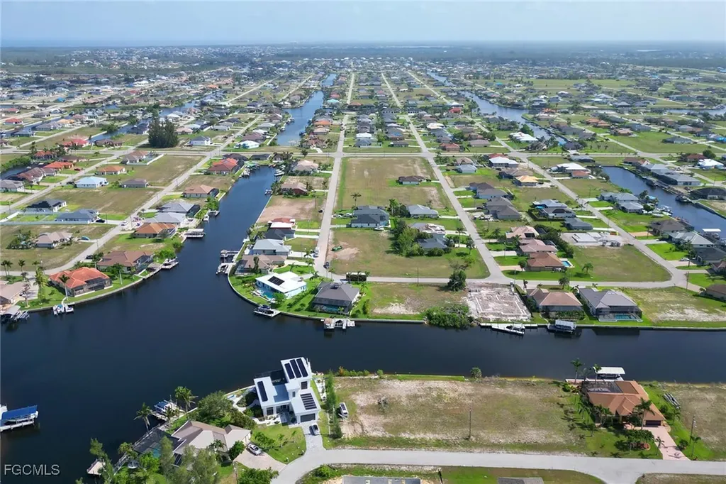 3711 NW 9th Terrace Cape Coral FL 33993