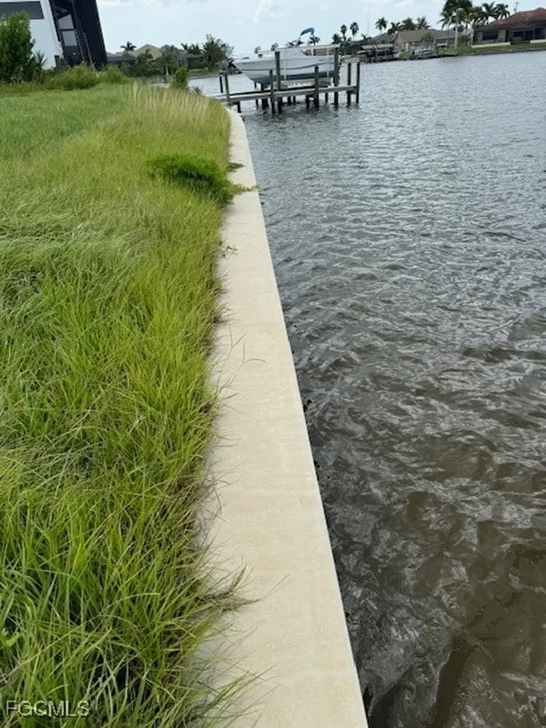 3711 NW 9th Terrace Cape Coral FL 33993