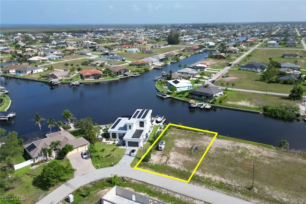 3711 NW 9th Terrace Cape Coral FL 33993