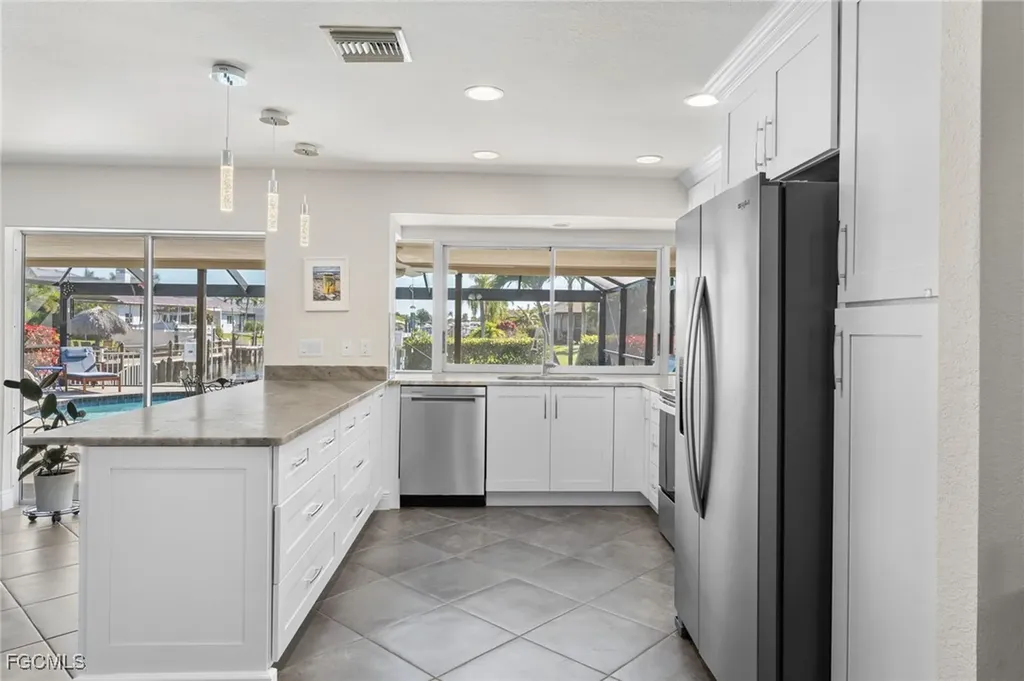 928 SW 52nd Street Cape Coral FL 33914