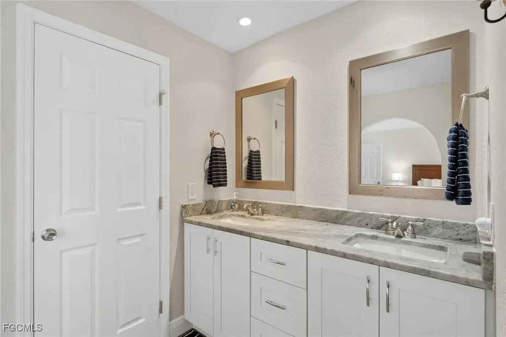 928 SW 52nd Street Cape Coral FL 33914