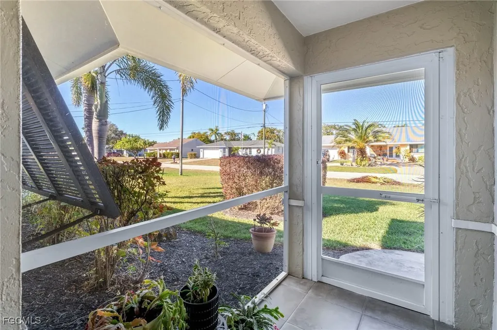 928 SW 52nd Street Cape Coral FL 33914