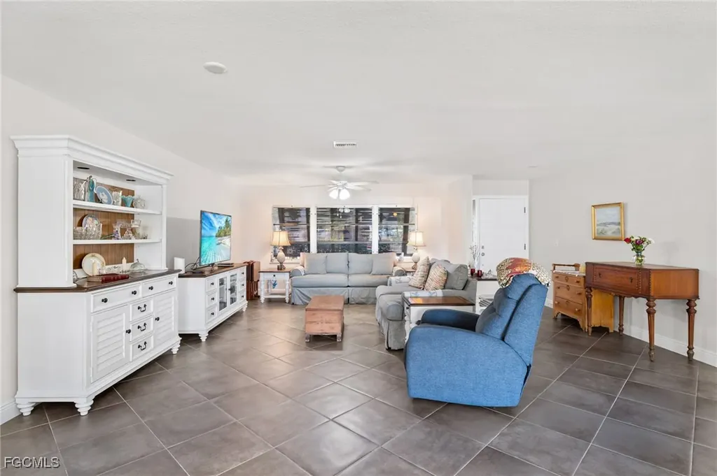 928 SW 52nd Street Cape Coral FL 33914