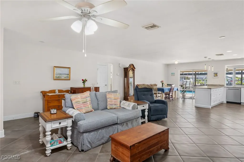 928 SW 52nd Street Cape Coral FL 33914