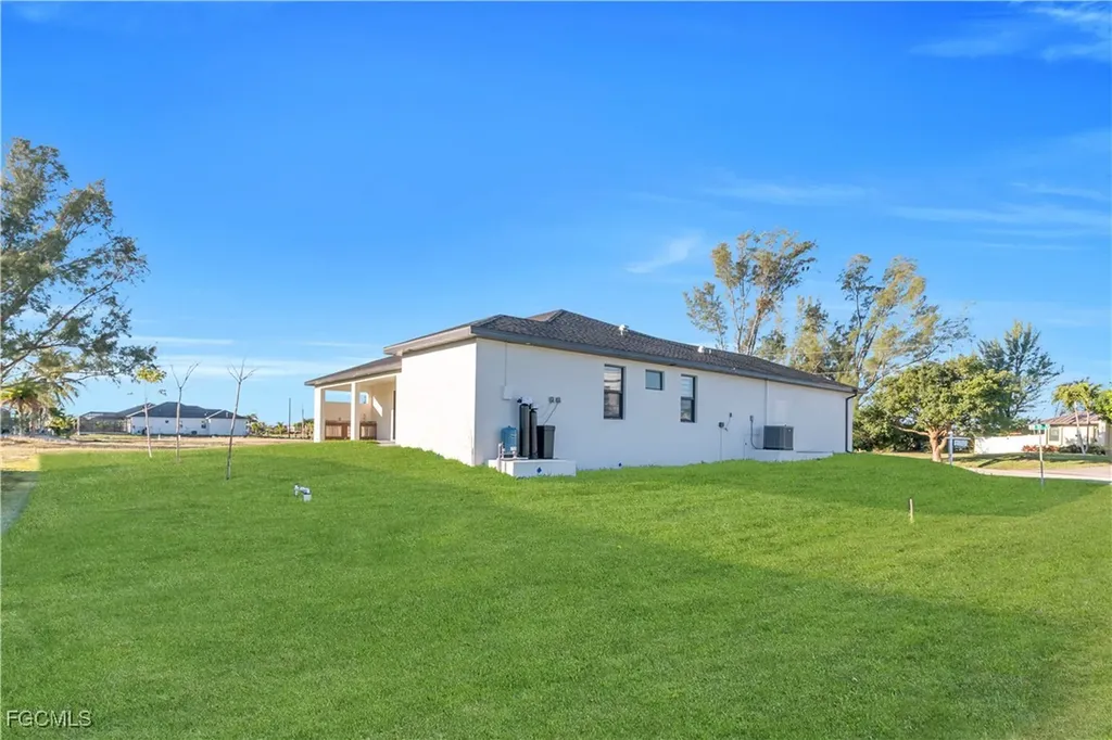 911 NW 37th Place Cape Coral FL 33993