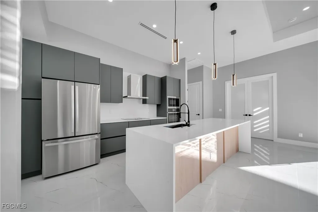 911 NW 37th Place Cape Coral FL 33993