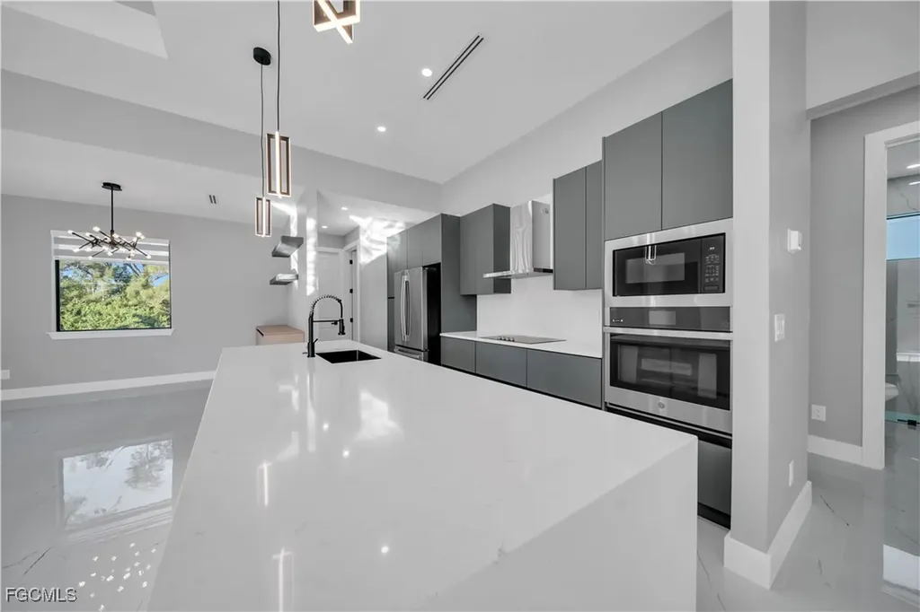 911 NW 37th Place Cape Coral FL 33993