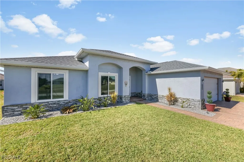 214 NW 25th Avenue Cape Coral FL 33993
