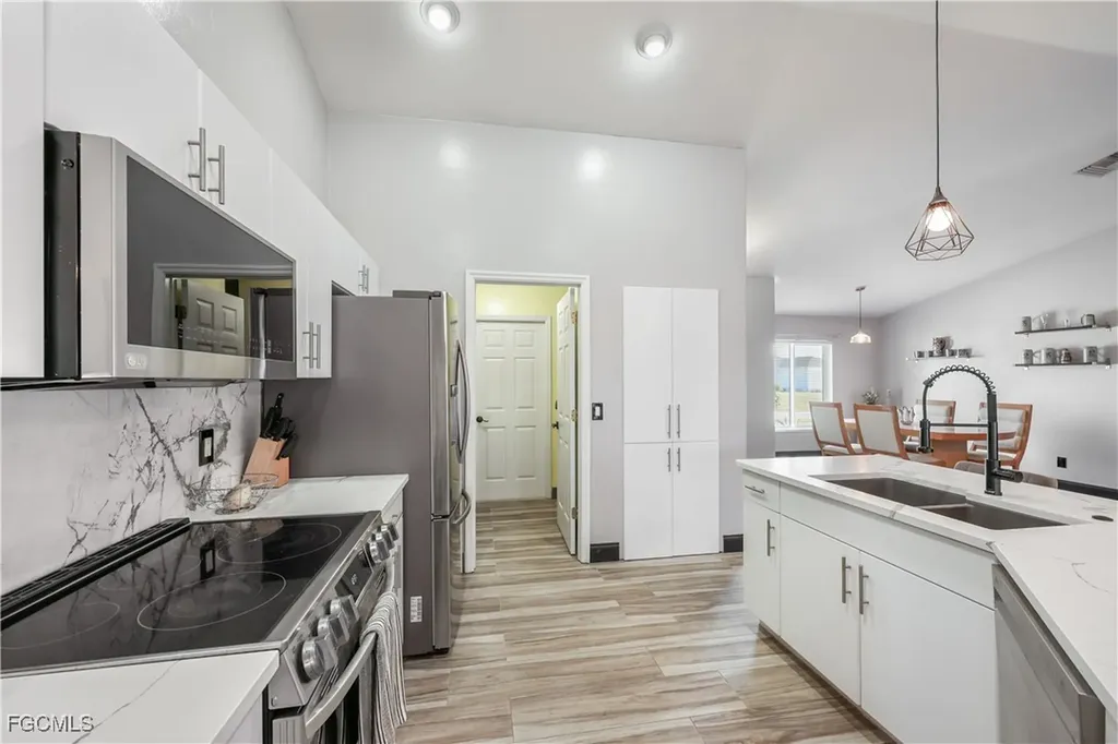 214 NW 25th Avenue Cape Coral FL 33993