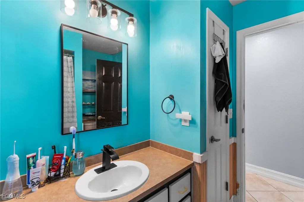 1532 NE 34th Lane Cape Coral FL 33909