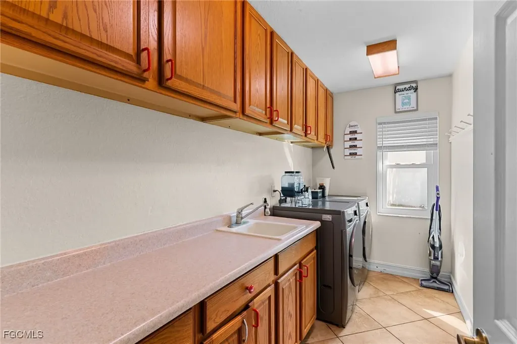 1532 NE 34th Lane Cape Coral FL 33909