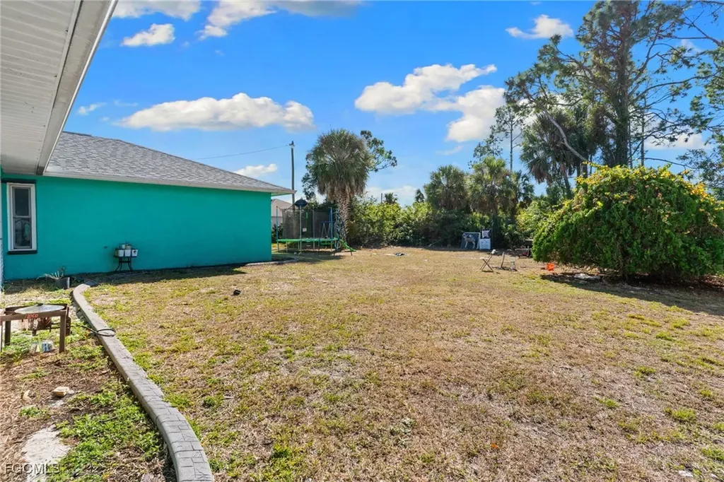 1532 NE 34th Lane Cape Coral FL 33909