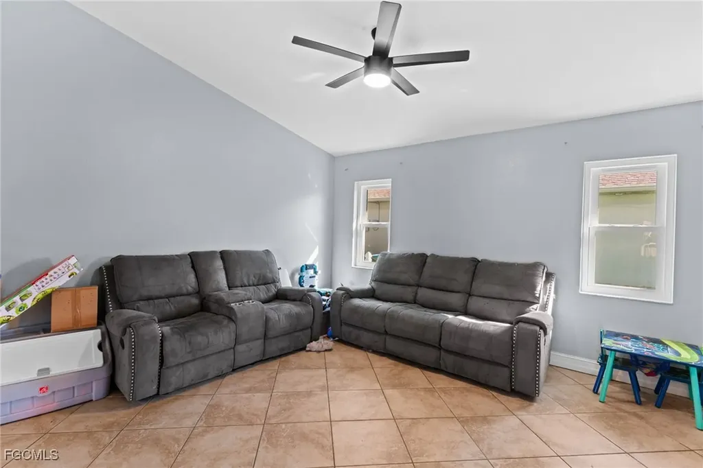 1532 NE 34th Lane Cape Coral FL 33909