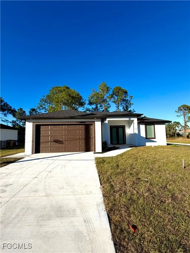 3155 Sunshine Boulevard Lehigh Acres FL 33971