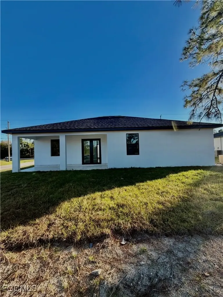 3155 Sunshine Boulevard Lehigh Acres FL 33971