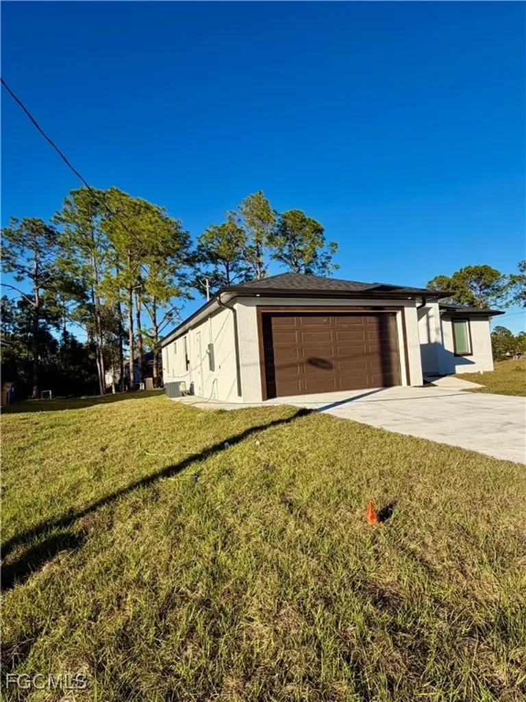 3155 Sunshine Boulevard Lehigh Acres FL 33971