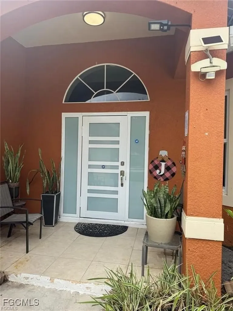 2806 5th Street W Lehigh Acres FL 33971