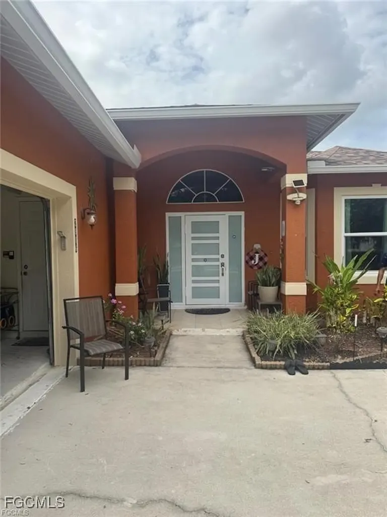 2806 5th Street W Lehigh Acres FL 33971