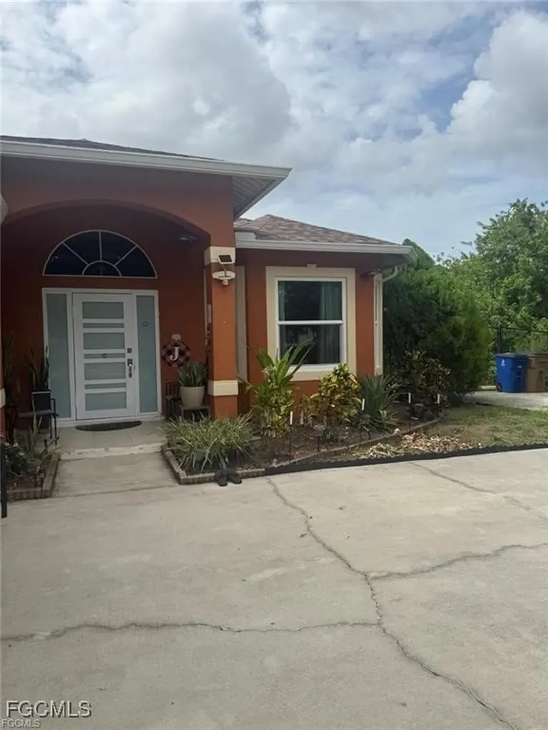2806 5th Street W Lehigh Acres FL 33971