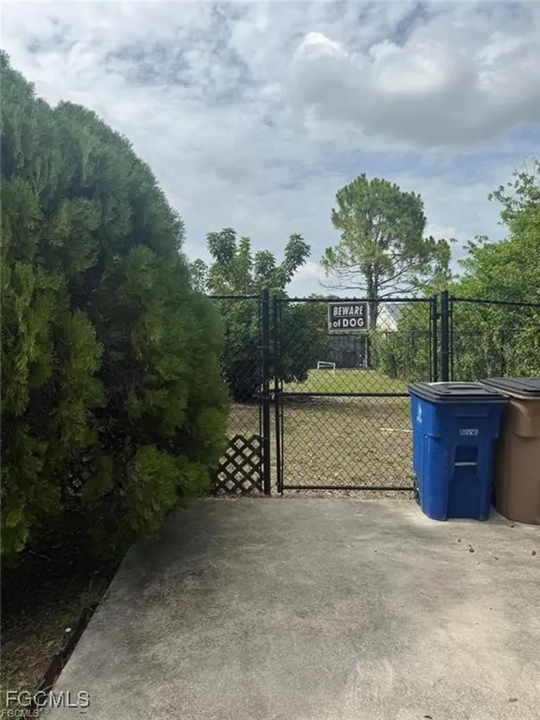 2806 5th Street W Lehigh Acres FL 33971